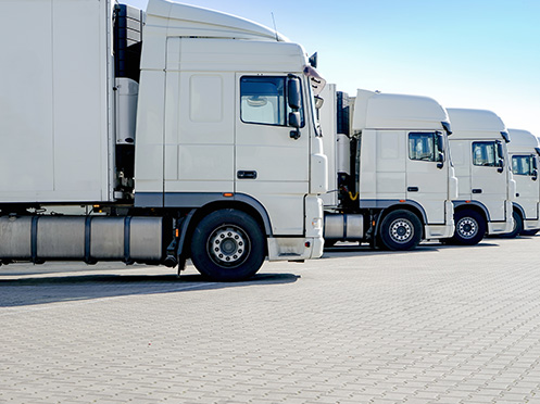 Quelles différences entre un camion porteur et une semi-remorque ?