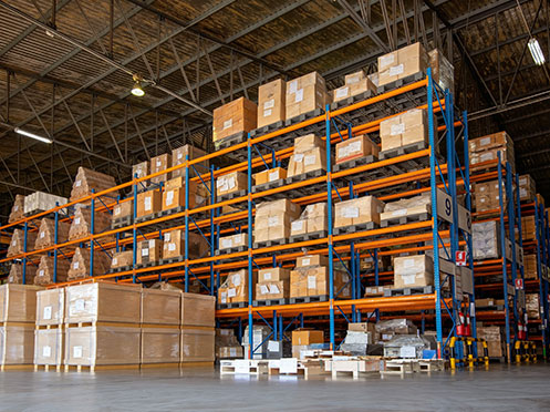 Pourquoi choisir un transporteur pour le stockage de vos marchandises ?