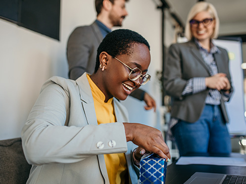 Livraison express ou planifiée : quelle solution choisir pour vos cadeaux d'affaires ?