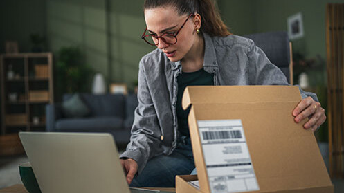 Comment remettre vos retours e-commerce en stock plus rapidement ?